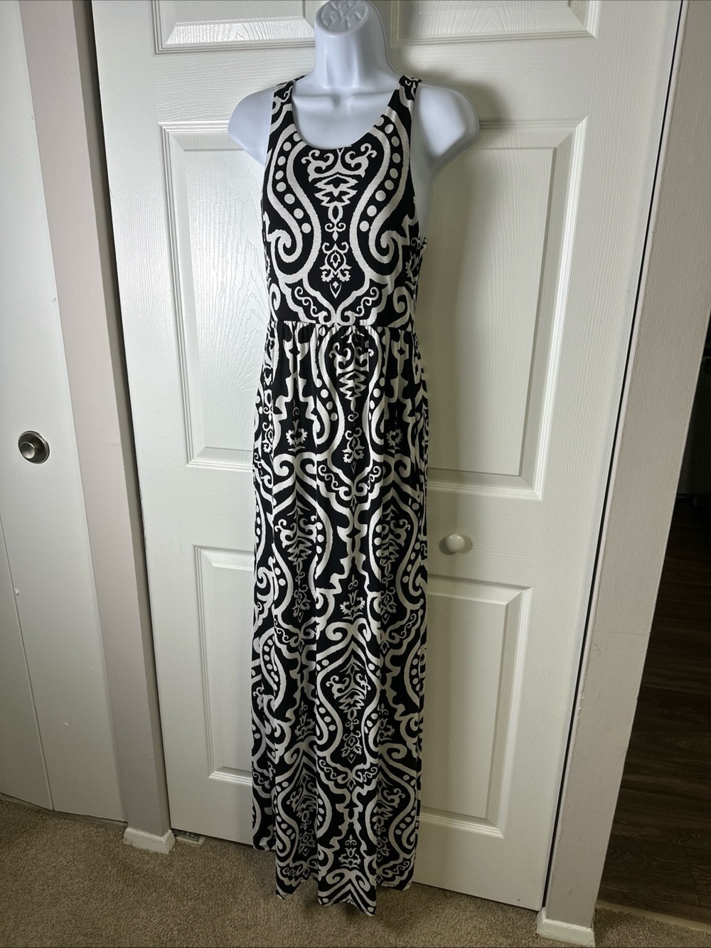 Women's Black & Grey Patterned Racerback Maxi Dress with Pockets M